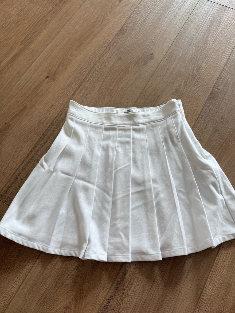 Hollister White Pleated Tennis Skirt‎